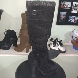 Suede BLK Knee Boots 👢